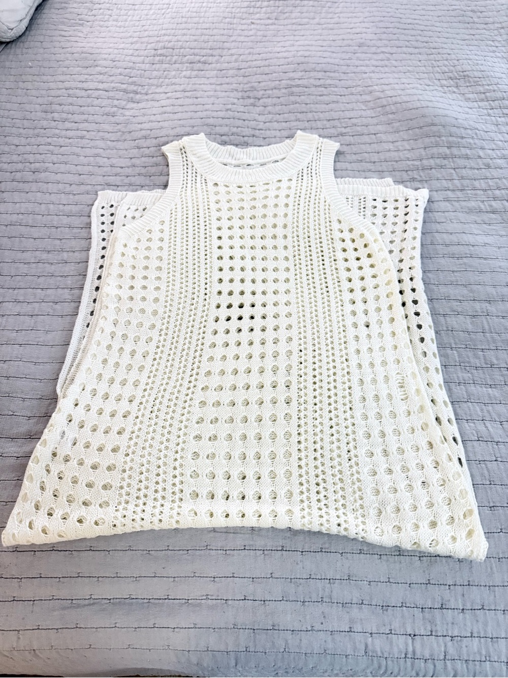 White Open-Knit Sleeveless Swimsuit Coverup